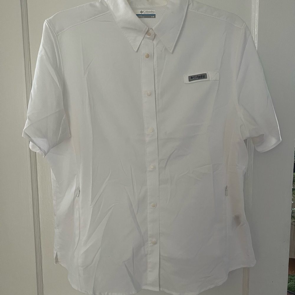 Columbia Women’s White Short-Sleeve Button Shirt (with Sun Protection)